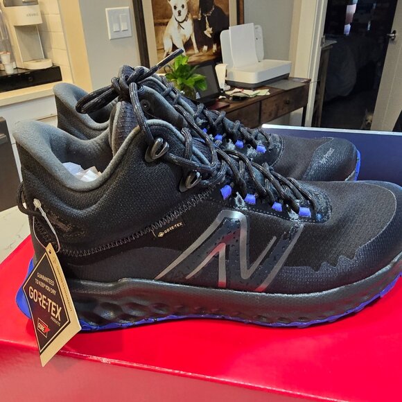 New Balance Fresh Foam Garo Midcut GORE-TEX Trail Running Black/Blue MENS 10.5 - Picture 6 of 16